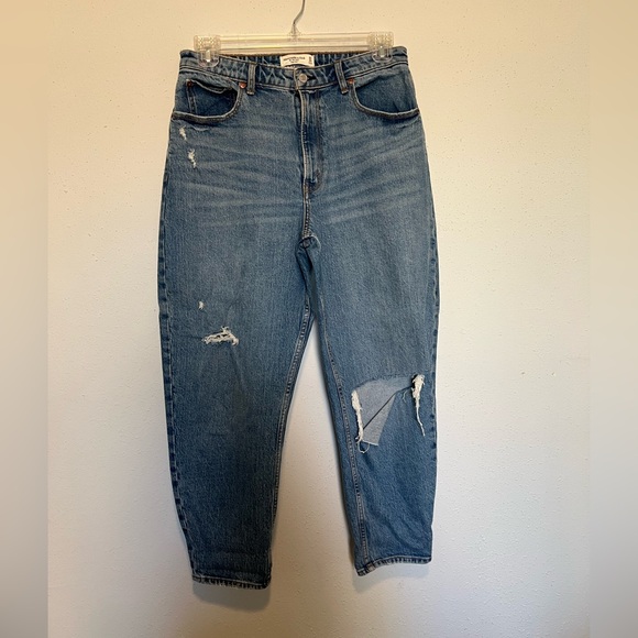 Denim - Abercrombie & Fitch The '80s Mom High Rise, size 10